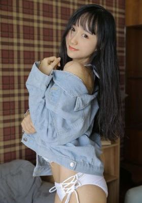 他会议室在桌下含着B_BD在线播放